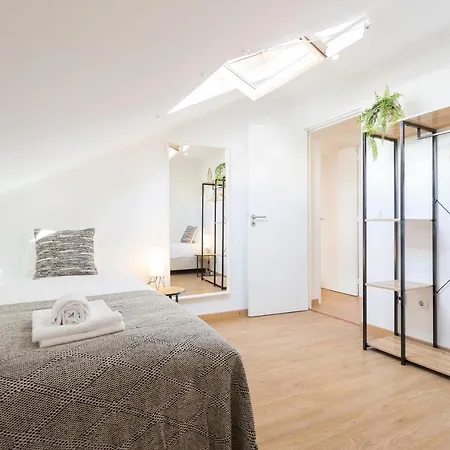 Appartamento Rato Cozy 3br W/balcony - By Lu Holidays