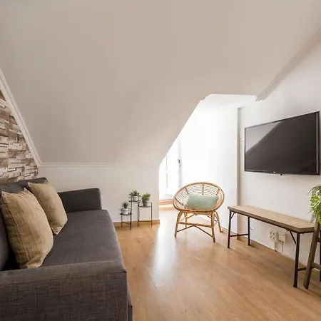 Rato Cozy 3br W/balcony - By Lu Holidays Lisbon