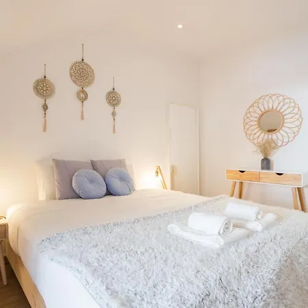 Rato Cozy 3br W/balcony - By Lu Holidays Lisbon