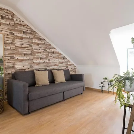 Rato Cozy 3br W/balcony - By Lu Holidays